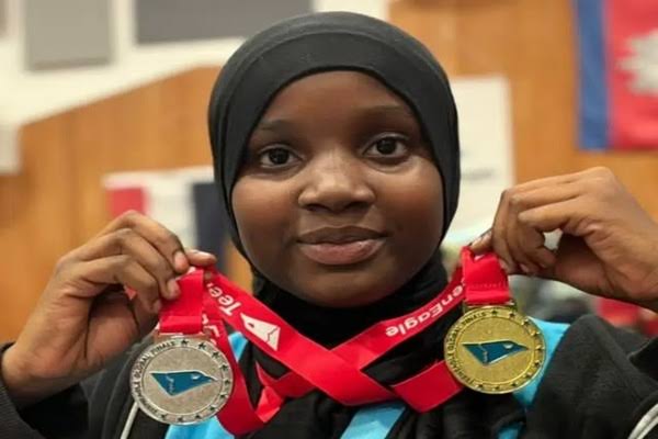 &#039;You are the future of Nigeria&#039; — FG rewards Yobe teen with N200,000